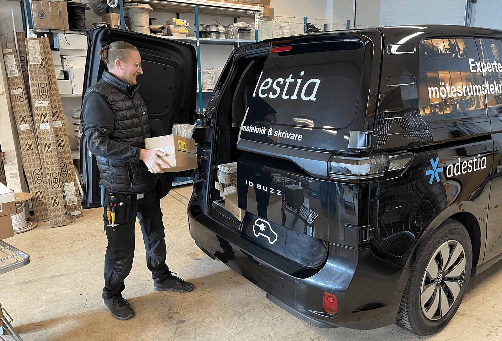 Reledo förvärvar Adestia – stärker erbjudandet inom digitala mötesrum och dokumenthantering